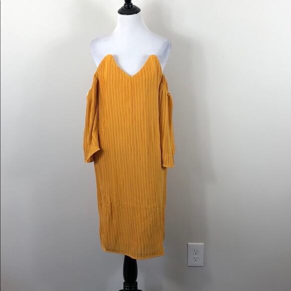 Elliatt Marigold Dress Pleated Off Shoulder - Picture 9 of 10